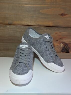 rag & bone Gray Felt Low-Top Sneakers with White Sole